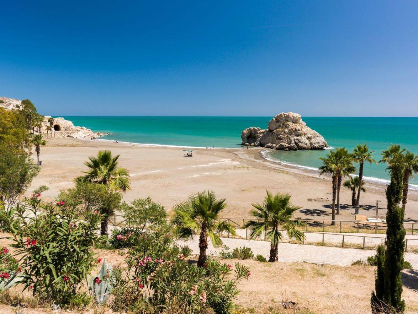 Apartamento Los Tres Soles Малага Экстерьер фото