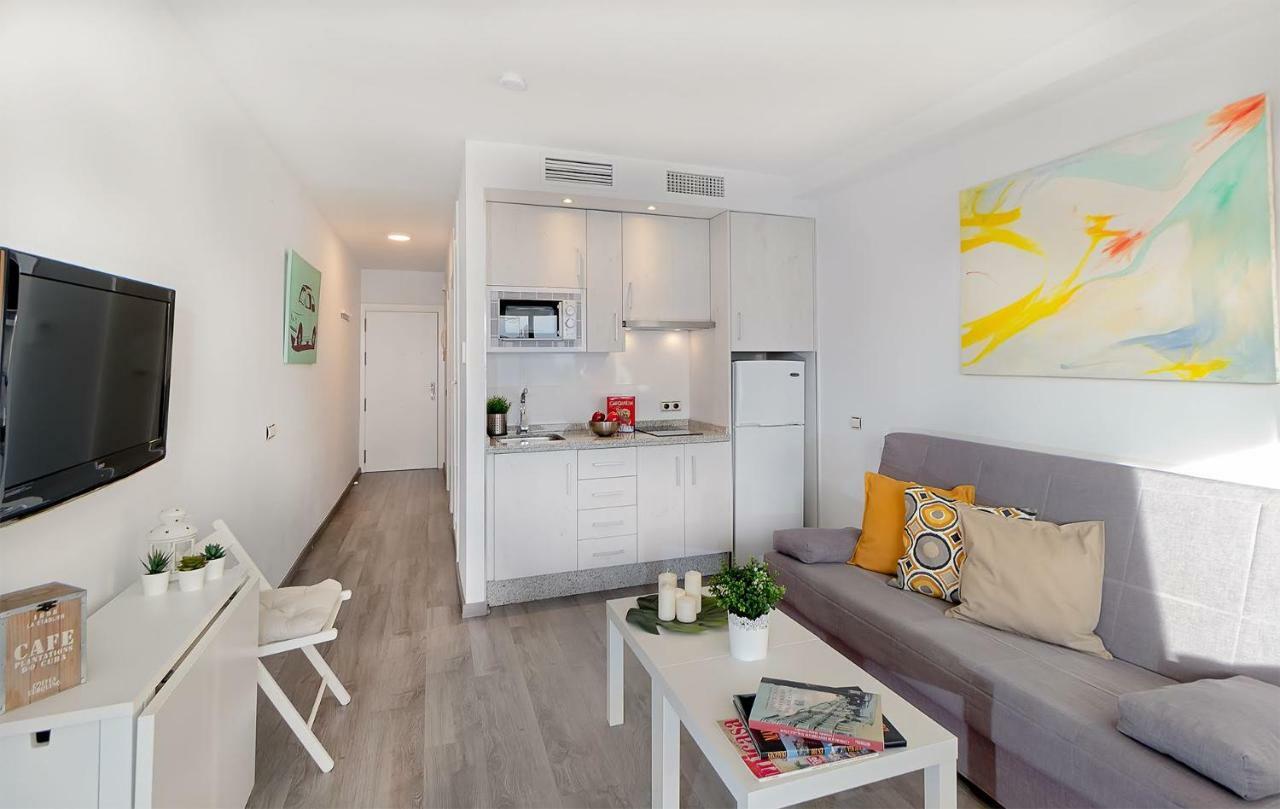 Apartamento Los Tres Soles Малага Экстерьер фото